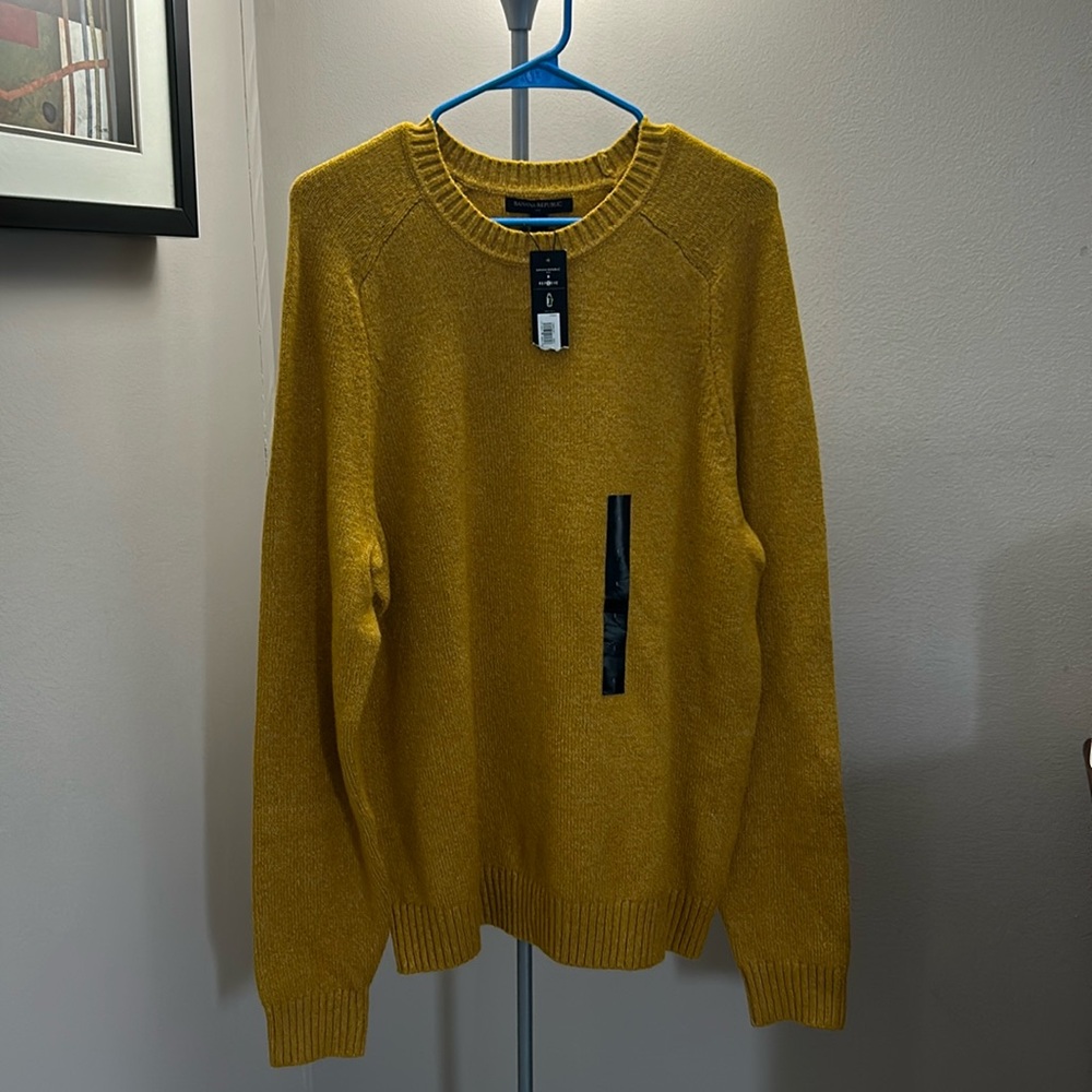 Banana republic man’s sweater.